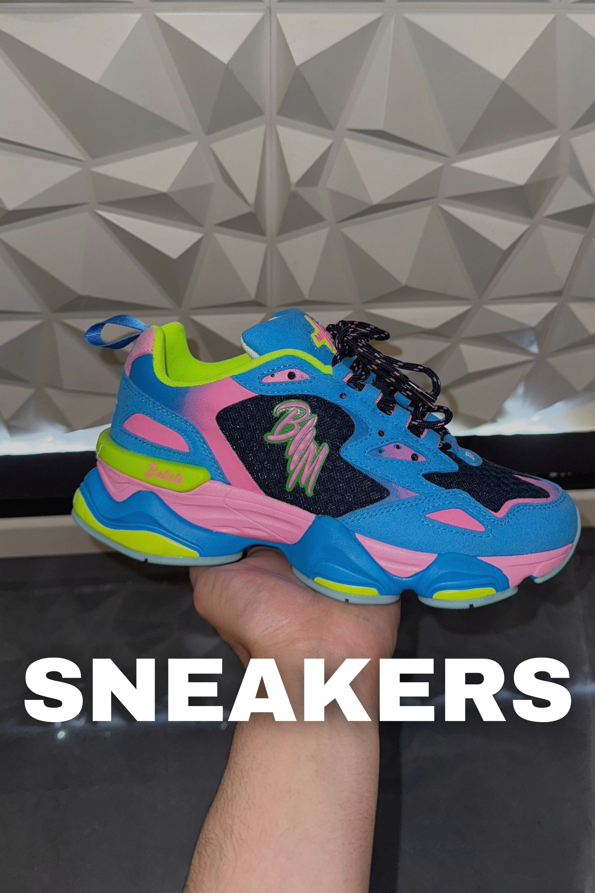 SNEAKERS